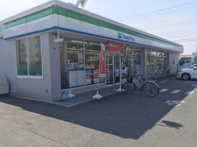 コンビニ　ファミリーマート（コンビニ）まで598m