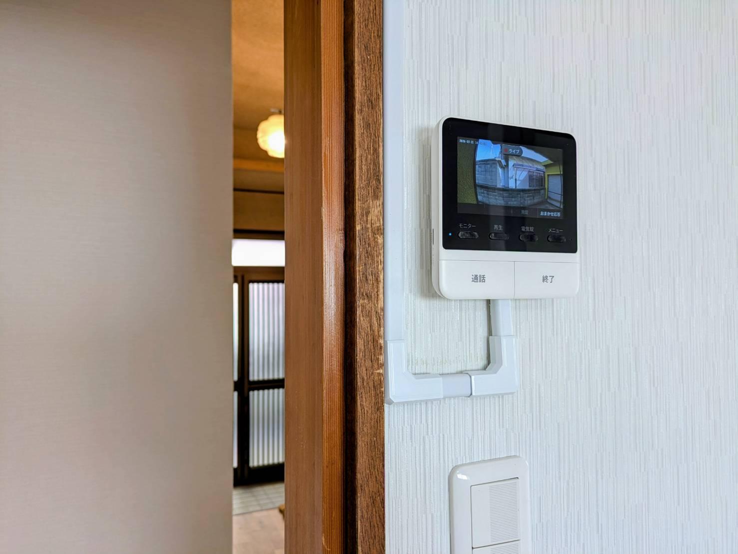 セキュリティ　スマホ連携可能なテレビドアホン。外出中でも来客確認・対応可能