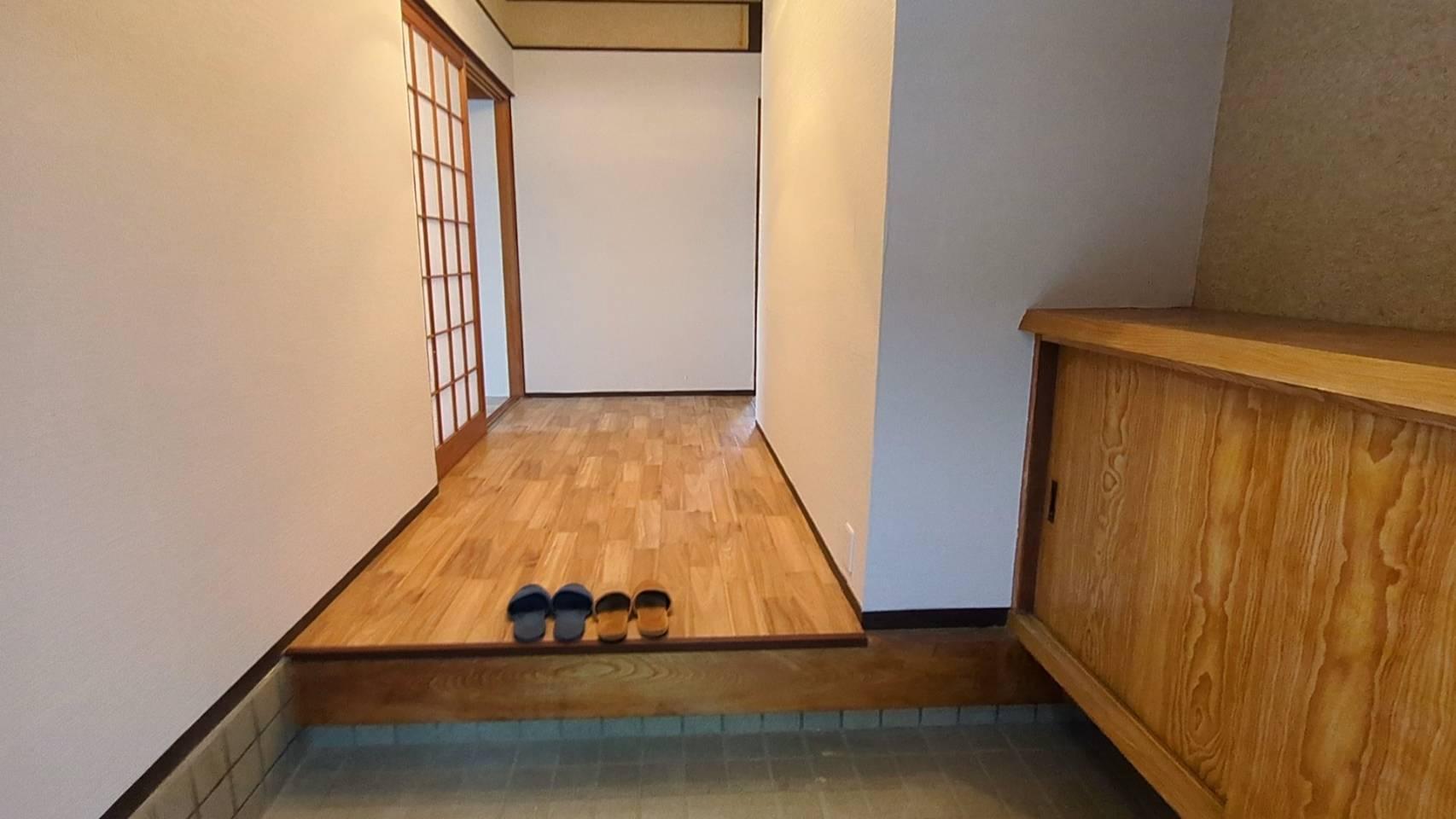 玄関　収納付きでスッキリ玄関