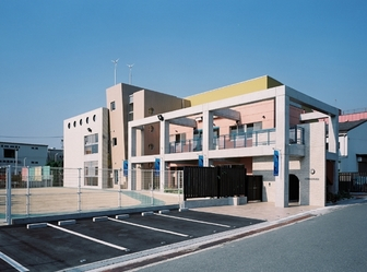 幼稚園・保育園　くすのきこども園（幼稚園・保育園）まで566m