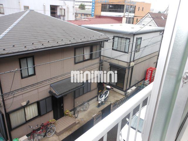 バルコニー　窓からの眺めです☆