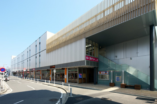 ショッピングセンター　スマイルストリート瀬谷（ショッピングセンター）まで550m