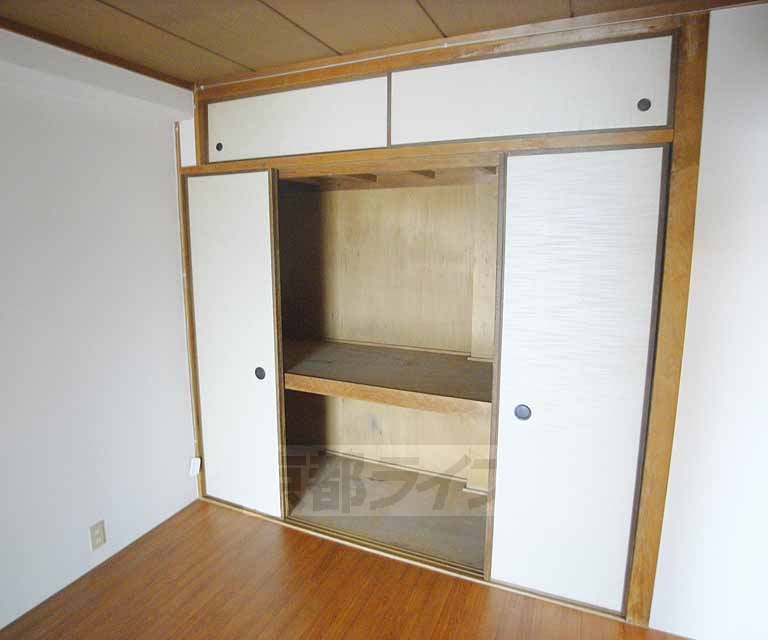 収納　４０４号室写真です