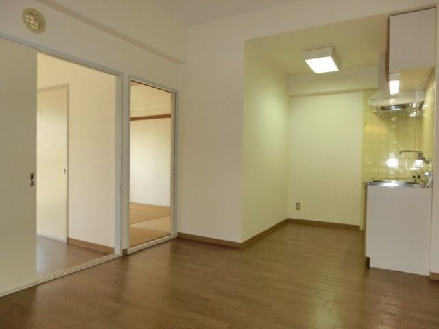 居室・リビング　※別号室参考写真です