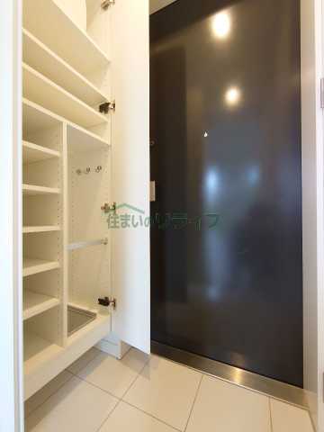 玄関　Brillia　ist 　中野セントラルパーク