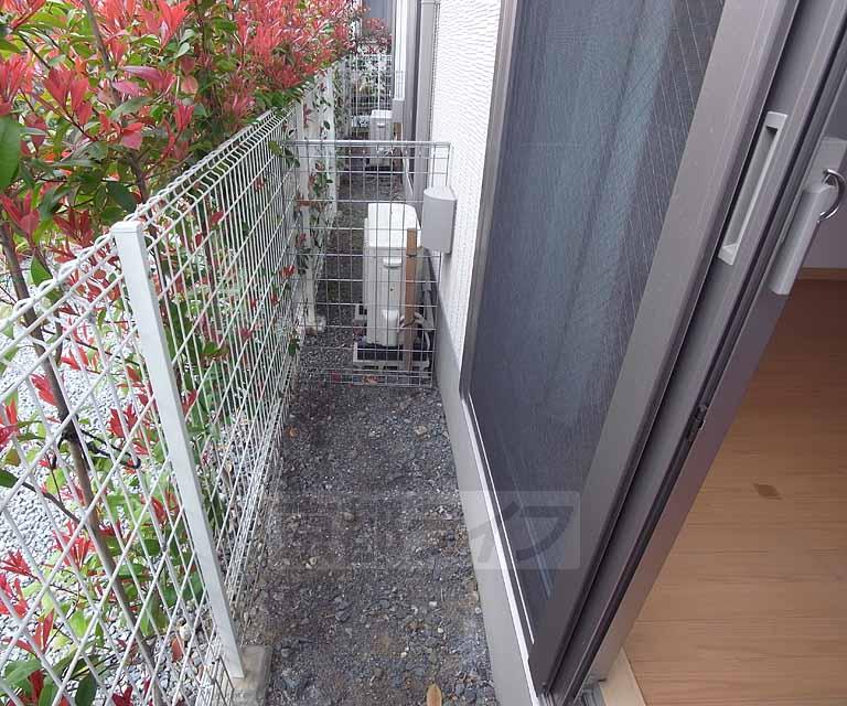 バルコニー　写真は一階の様子です