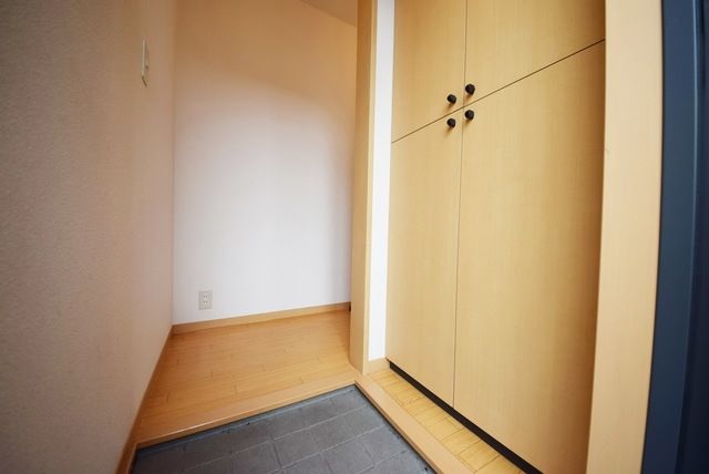 玄関　大き目なシューズBOXあります