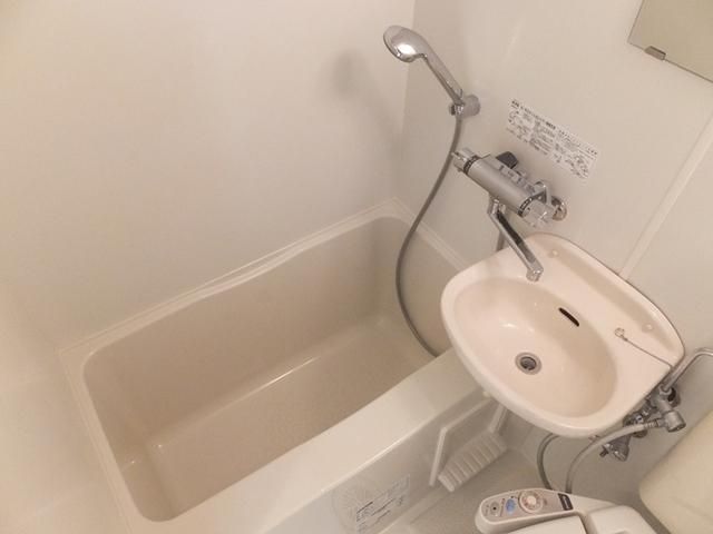 バス・シャワールーム　バスルーム