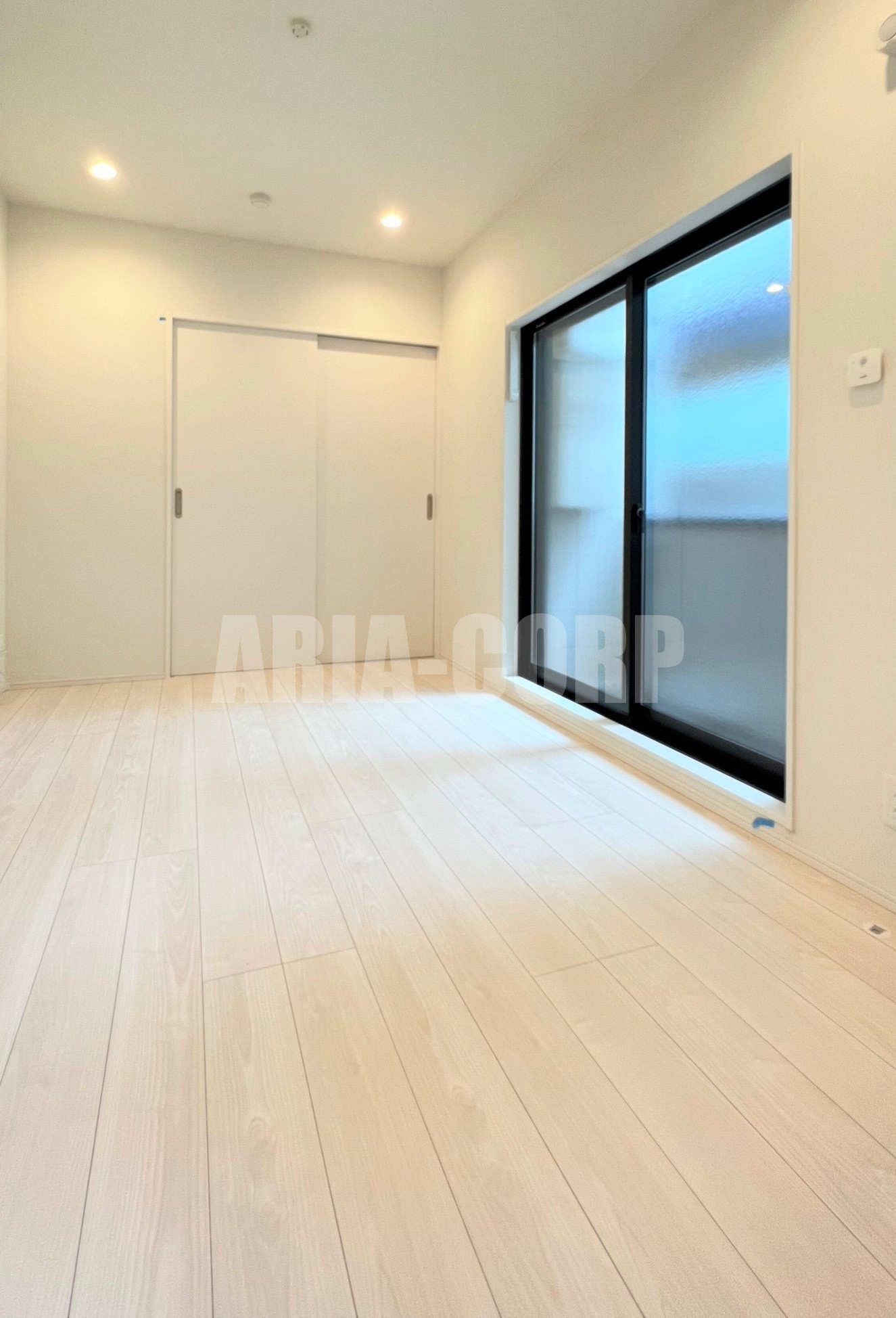 居室・リビング　天井高のある開放的な空間！デザイナーズ仕様でお洒落な室内！