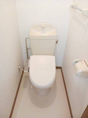 トイレ　ゆったりとした空間のトイレです