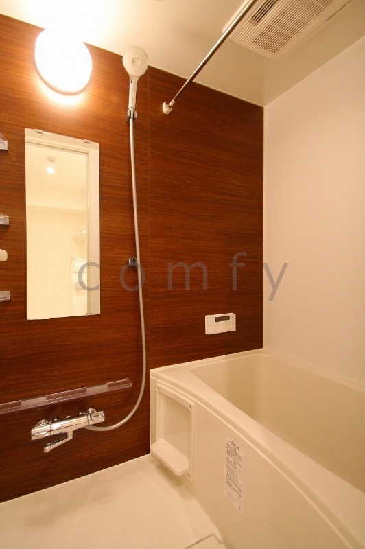 バス・シャワールーム　バスルーム