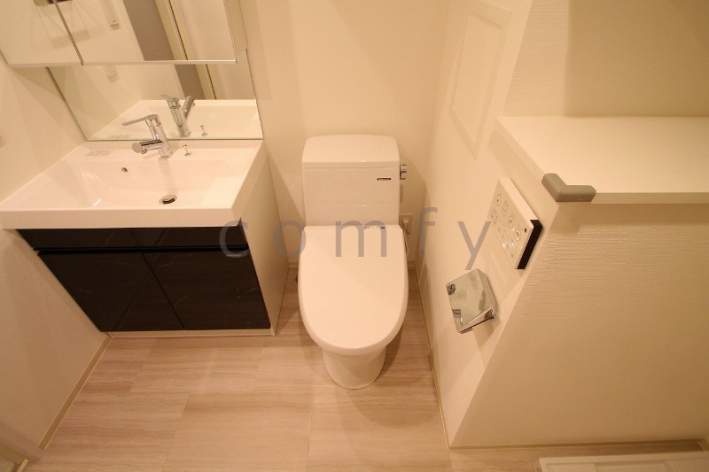 トイレ　ウォシュレット付きトイレ