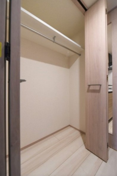 収納　★ハンガーラック付き収納★