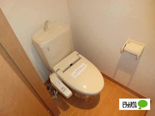 トイレ　※１０２号室の画像です。