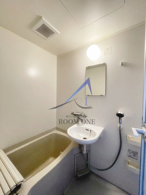 バス・シャワールーム　お風呂です。