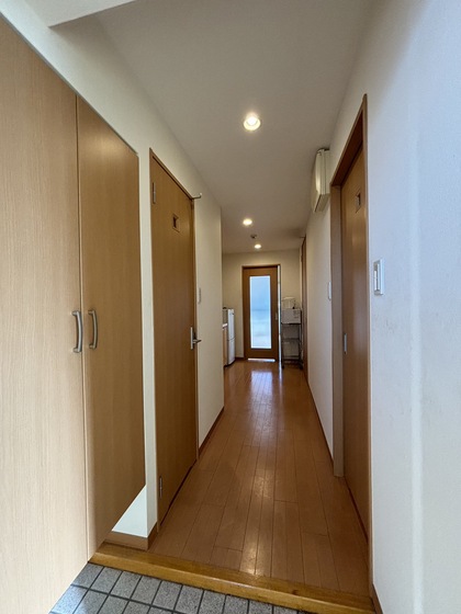 玄関　※写真は参考別号室です