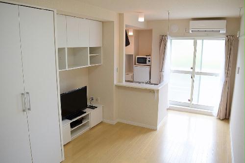 居室・リビング　明るく開放感のあるお部屋