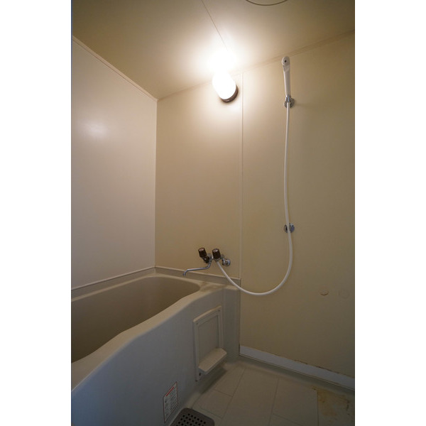 バス・シャワールーム　同じ敷地内の別の部屋