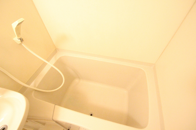 バス・シャワールーム　ゆっくりおお風呂に入りましょう