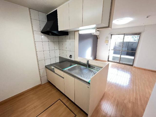 ＪＲ山陽本線 加古川駅 バス乗車時間：4分 最寄りバス停で下車 徒歩3分 2階建 築16年のキッチン写真