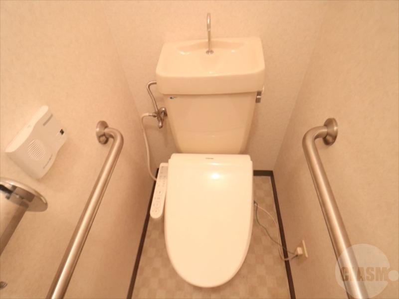 トイレ　シャワー付きトイレ