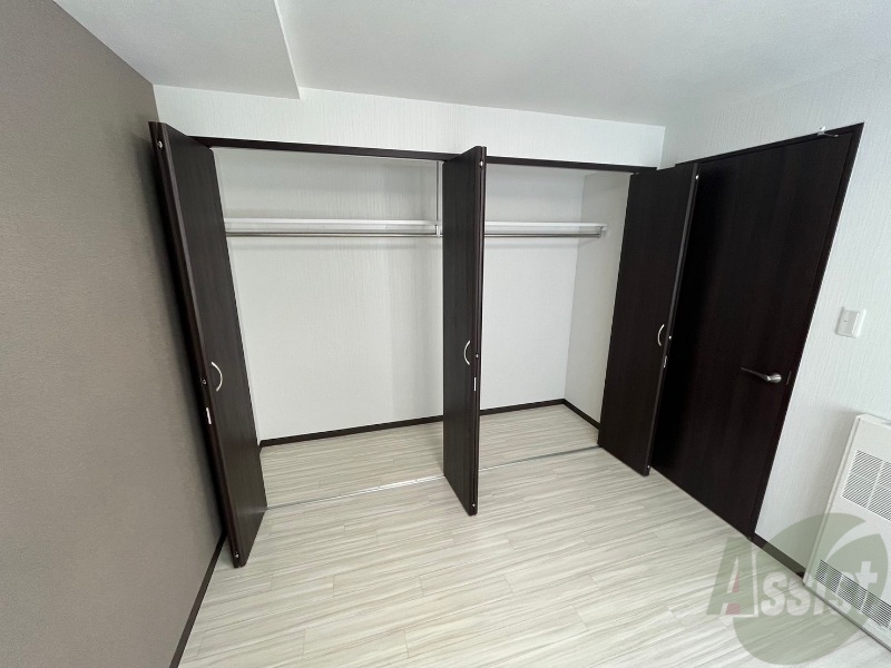 収納　クローゼットは奥行きもあり、荷物が多い方でも安心です。