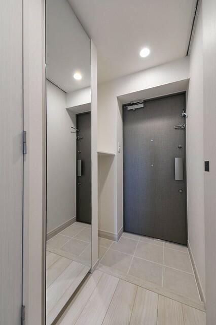 玄関　※別部屋参考写真