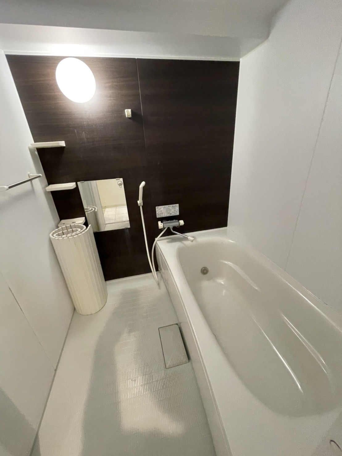 バス・シャワールーム　※間取り反転タイプ