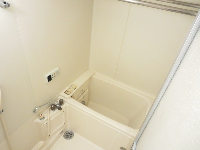 バス・シャワールーム　窓無し