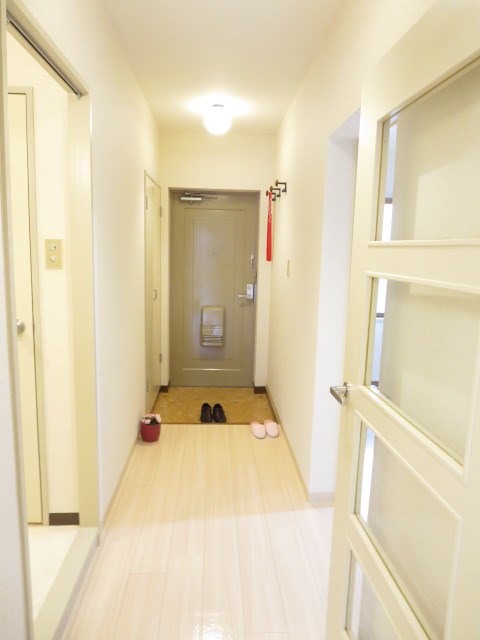 玄関　※参考写真