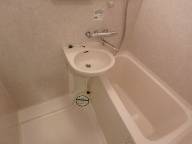 バス・シャワールーム　日々の疲れを癒すお風呂付です