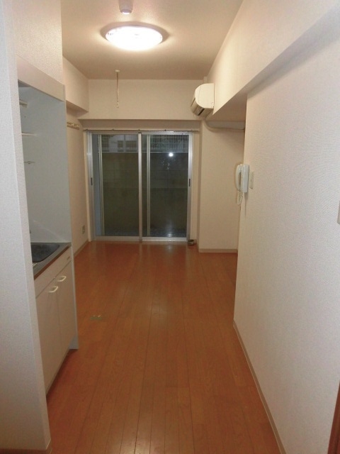 居室・リビング　※他の号室写真になります。