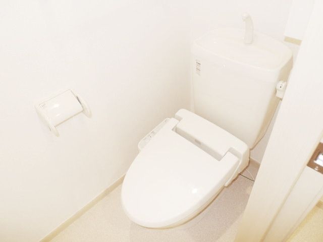 トイレ　★シャワートイレ★