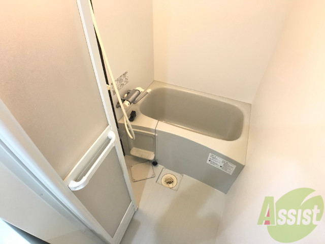 バス・シャワールーム　バスルームは一日の疲れを癒す大切な場所です。