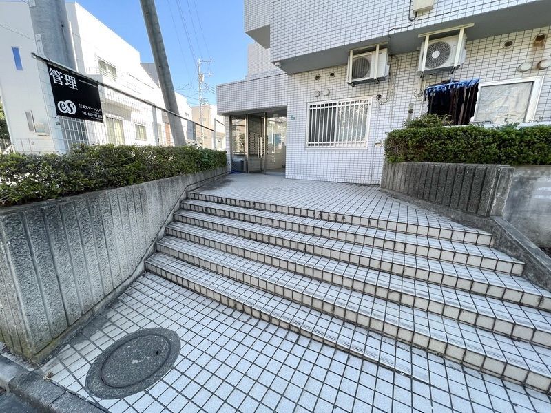 エントランス　★詳細はタウンハウジング中央林間店まで★