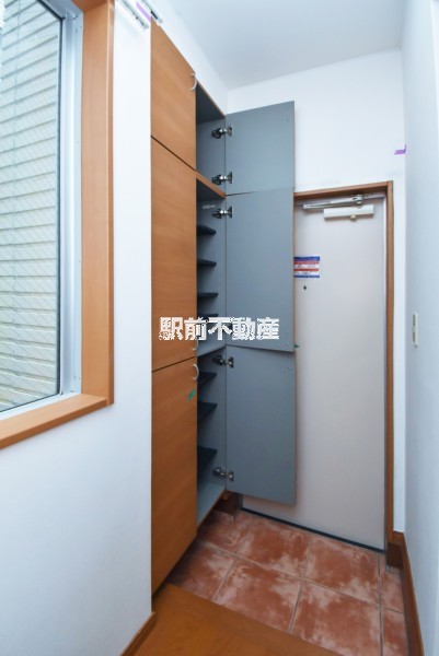 玄関　写真は別部屋