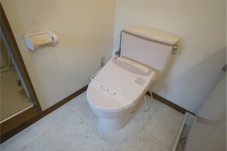 トイレ　別号室