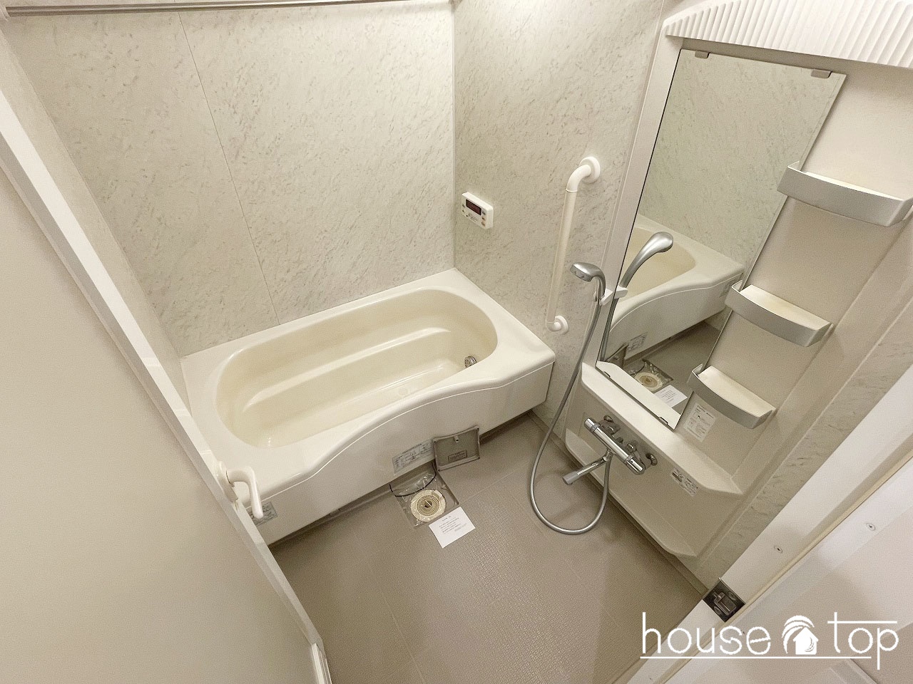 バス・シャワールーム　追炊き付き、乾燥機付き