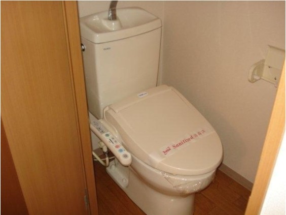 トイレ　温水洗浄便座
