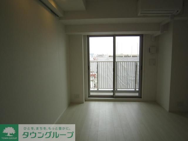 居室・リビング　開放感あふれる居室