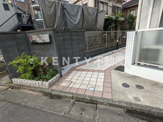 エントランス　毎日通るエントランスはこのようになっています