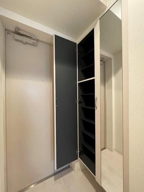 玄関　（別タイプ参考写真）イストアール　　板橋区大和町