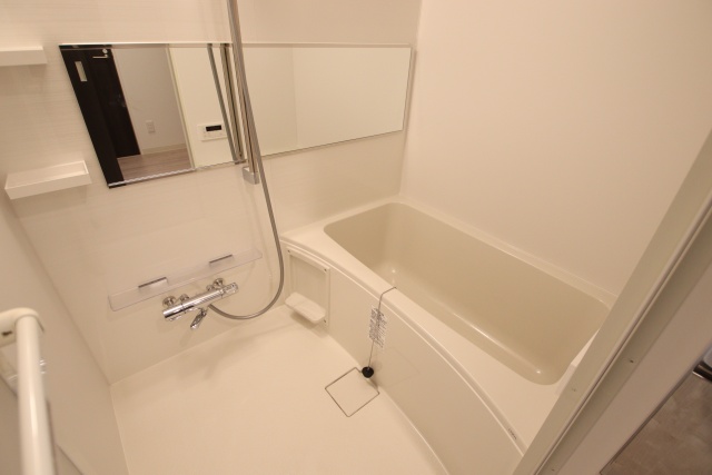 バス・シャワールーム　同タイプの参考写真です