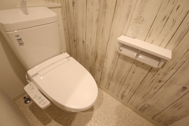 トイレ　同タイプの参考写真です