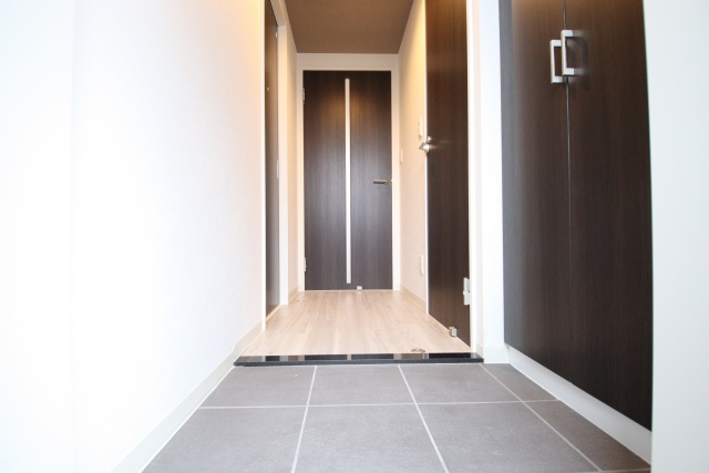 玄関　同タイプの参考写真です