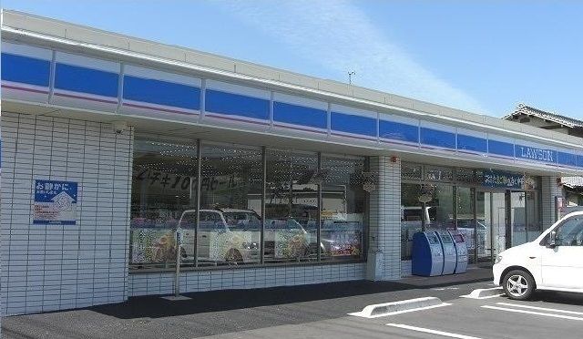 コンビニ　ローソンさん（コンビニ）まで650m