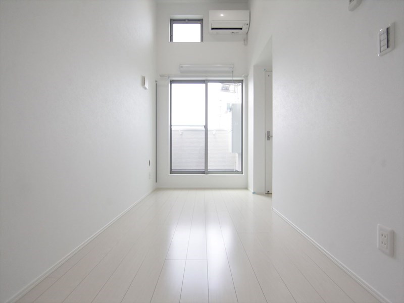 バルコニー　洋室6.1帖　ロフト5.5帖（収納にも寝室にも使えます）