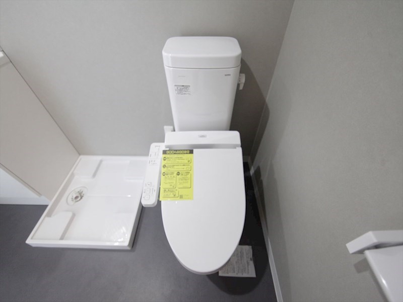 トイレ　温水洗浄暖房便座付トイレ