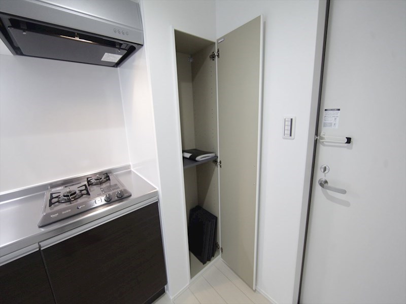 玄関　玄関　シューズボックス付（収納充実してます）