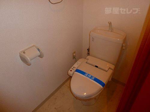 トイレ　他号室の写真になります。